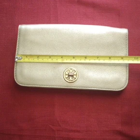 Tory Burch Gold Clutch..No Straps - Picture 2 of 11